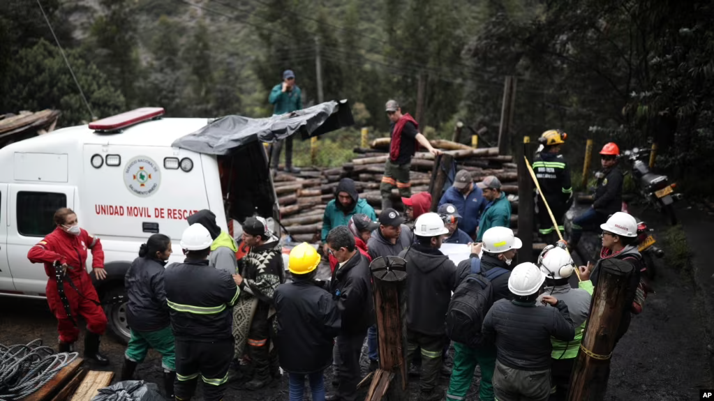 COLOMBIA: SIETE MINEROS CONTINÚAN ATRAPADOS TRAS EXPLOSIÓN EN MINAS DE CARBÓN